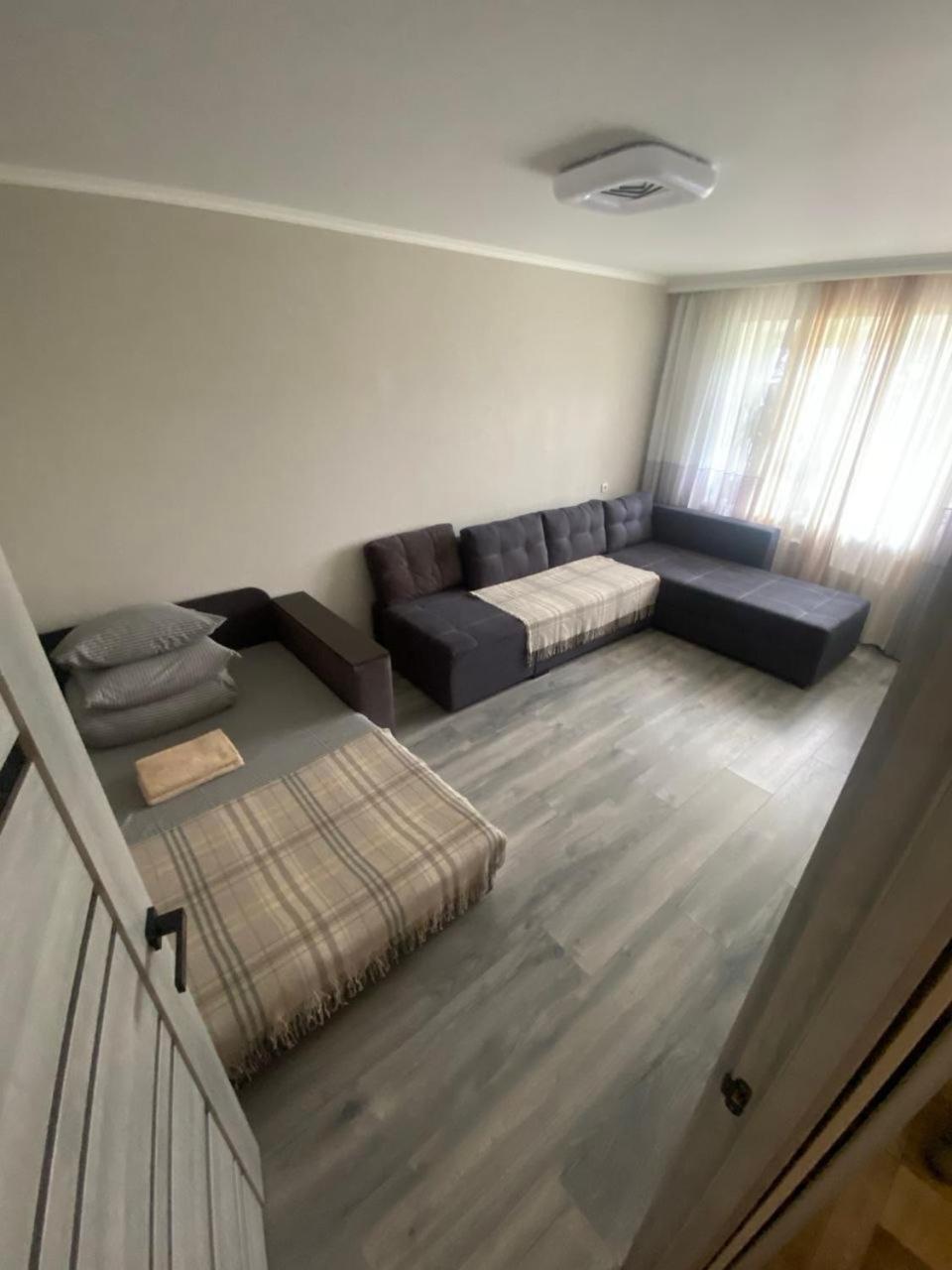 Inn Khlibodarskiy Khlibodarske Bagian luar foto