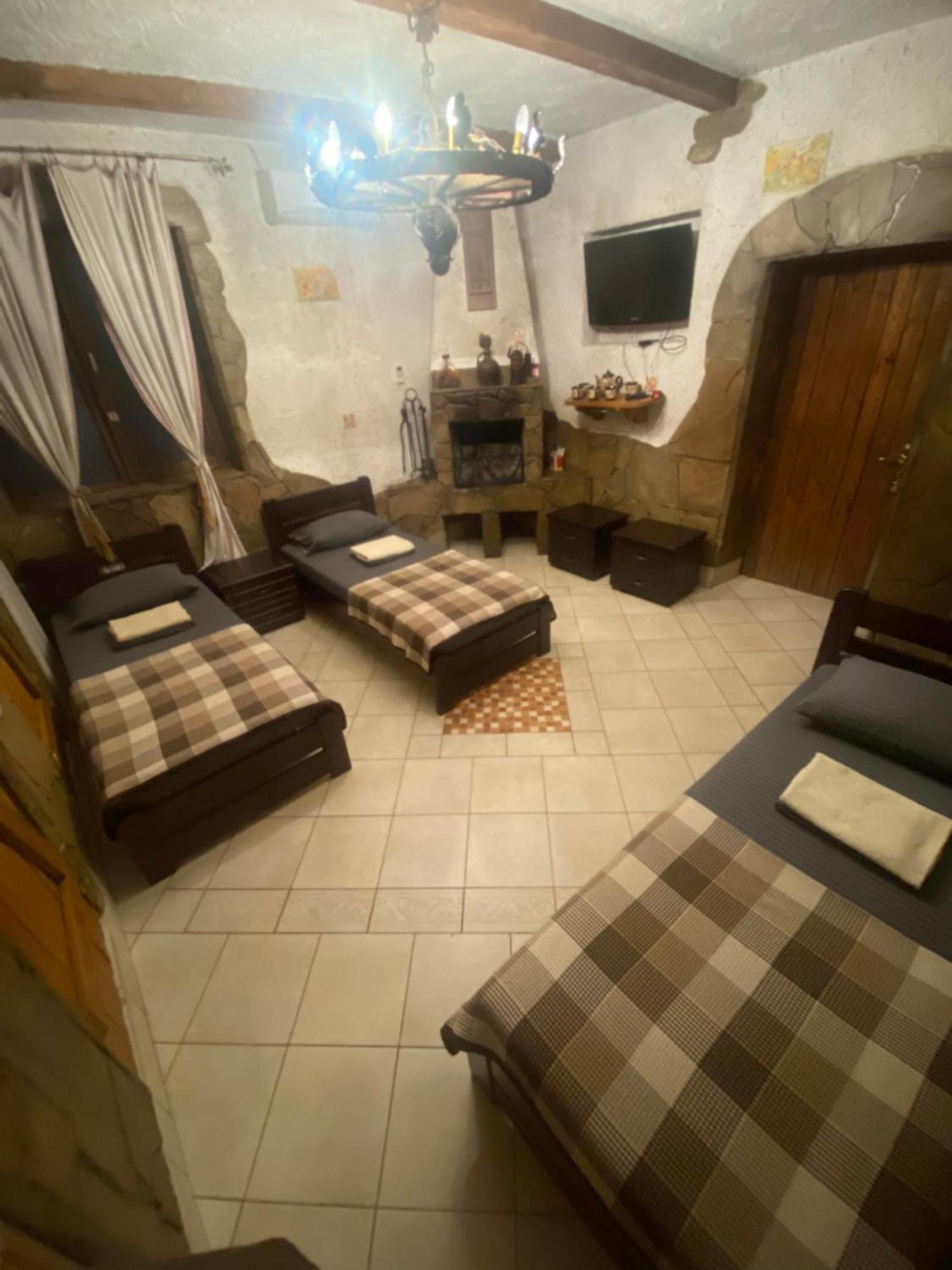 Inn Khlibodarskiy Khlibodarske Bagian luar foto